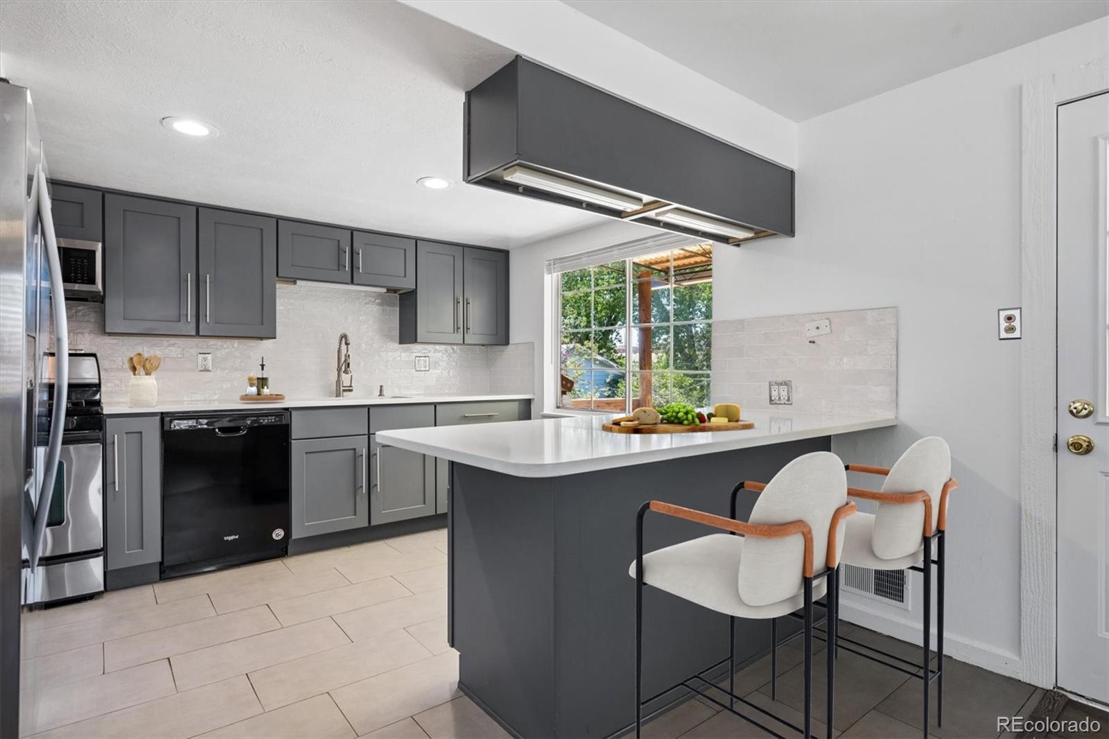 MLS Image #12 for 13473  fitzsimons way,aurora, Colorado