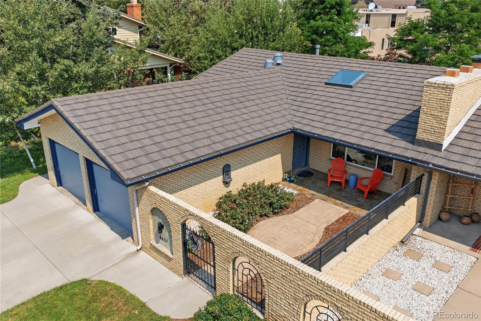 MLS Image #11 for 6651 e ithaca place,denver, Colorado