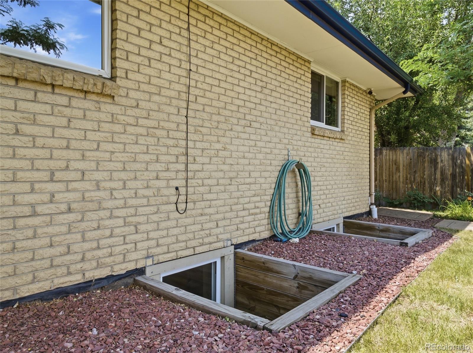 MLS Image #19 for 6651 e ithaca place,denver, Colorado