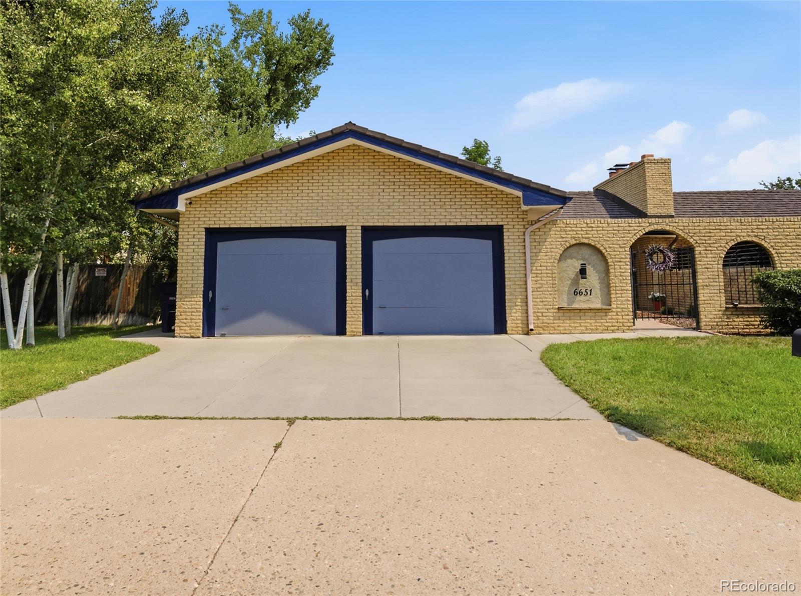 MLS Image #2 for 6651 e ithaca place,denver, Colorado