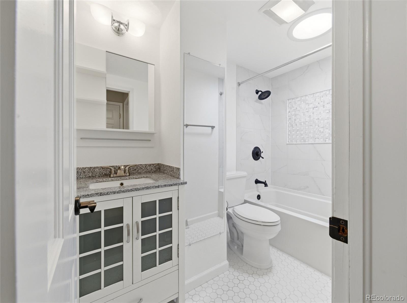 MLS Image #33 for 6651 e ithaca place,denver, Colorado
