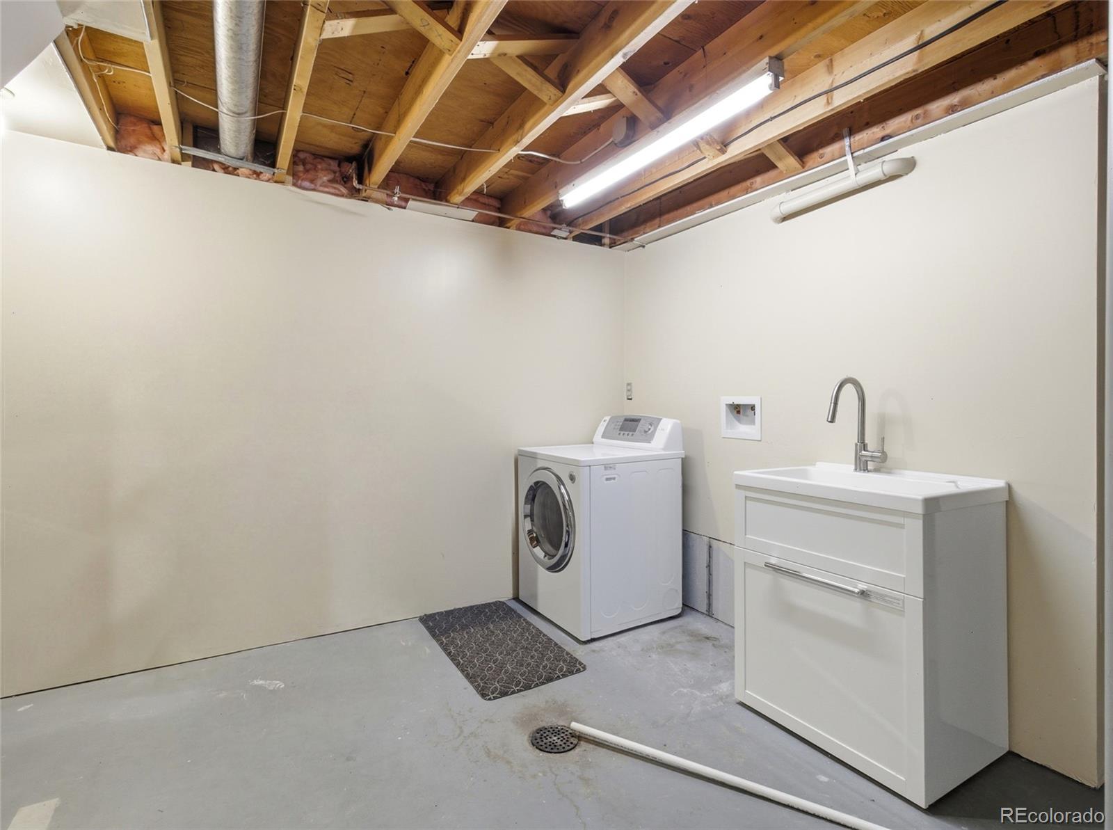 MLS Image #37 for 6651 e ithaca place,denver, Colorado