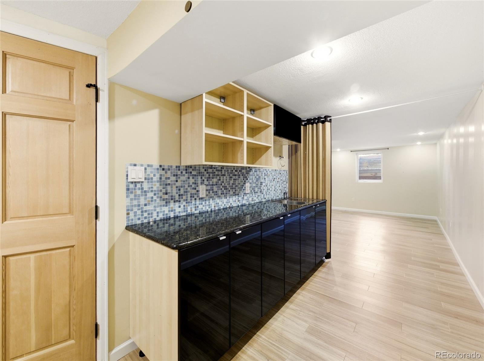 MLS Image #38 for 6651 e ithaca place,denver, Colorado