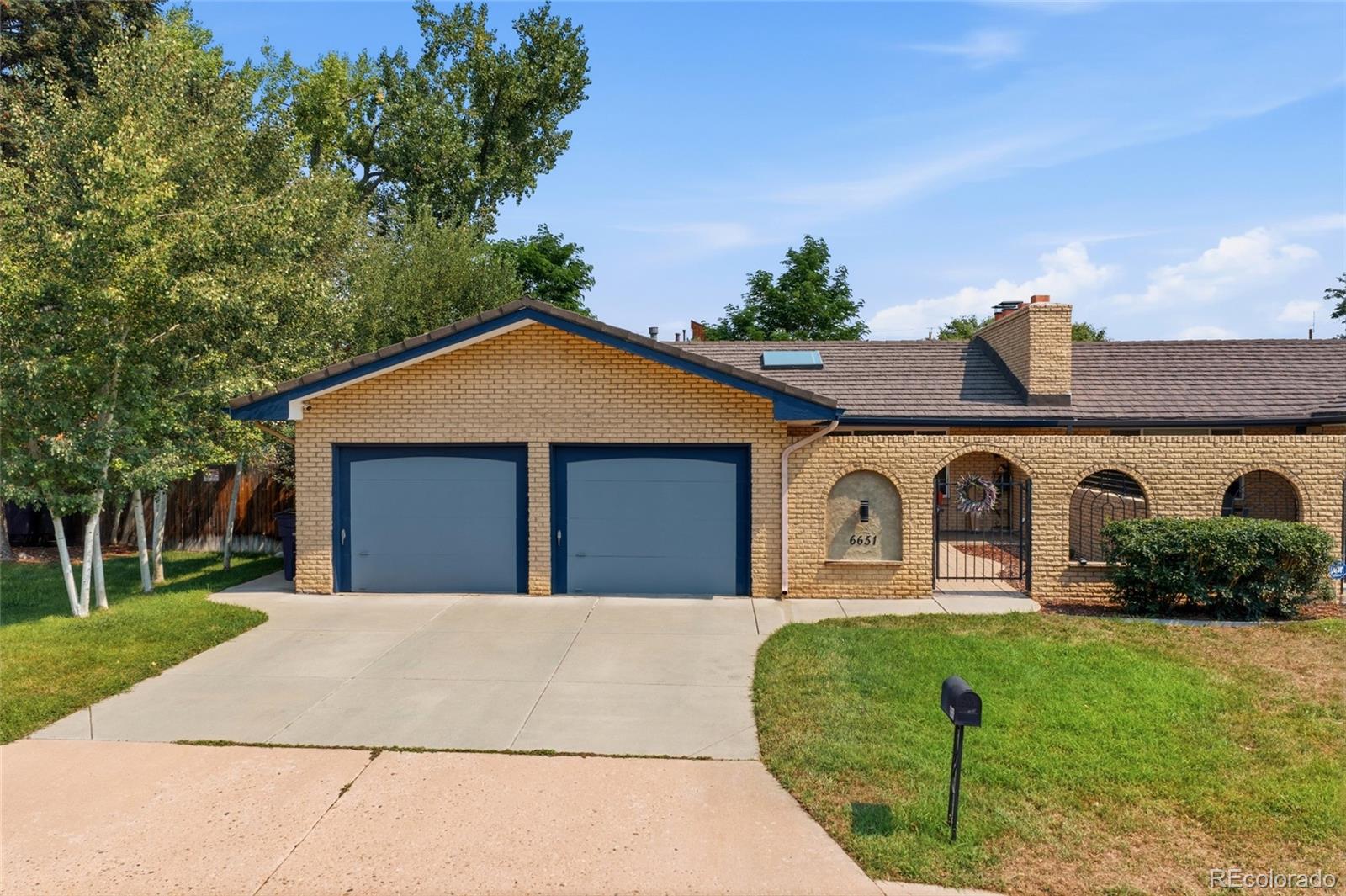 MLS Image #5 for 6651 e ithaca place,denver, Colorado