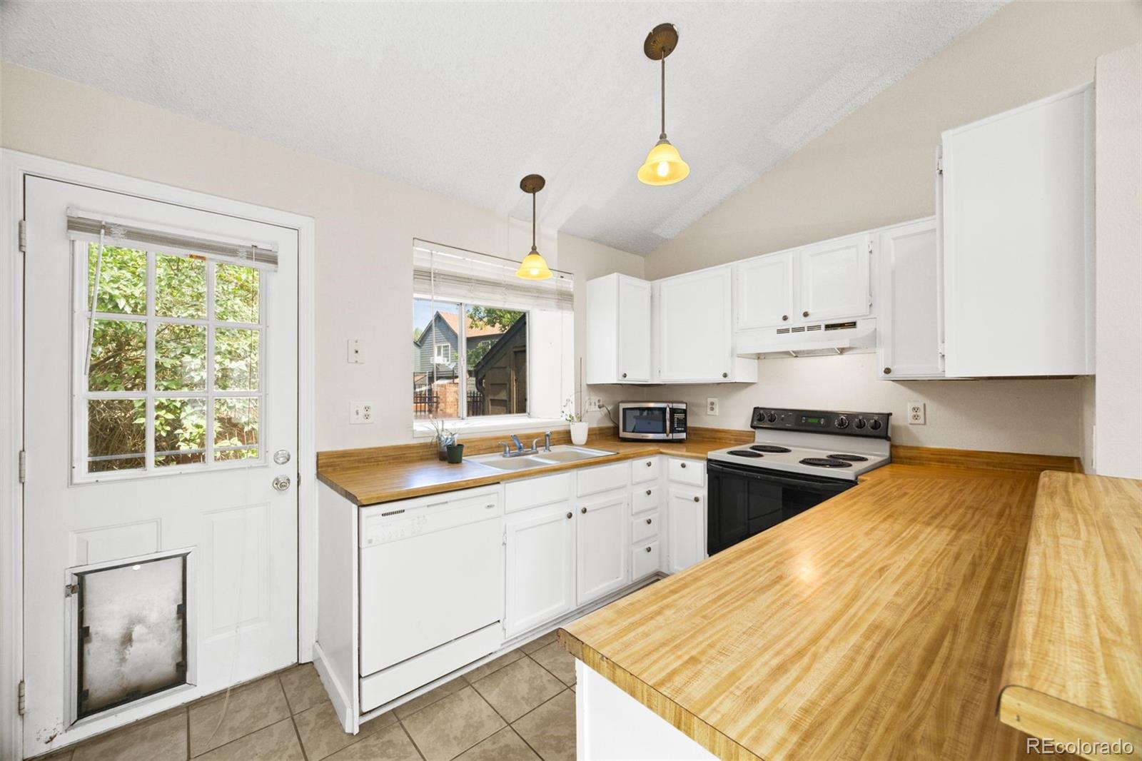 MLS Image #10 for 17458 e rice circle,aurora, Colorado