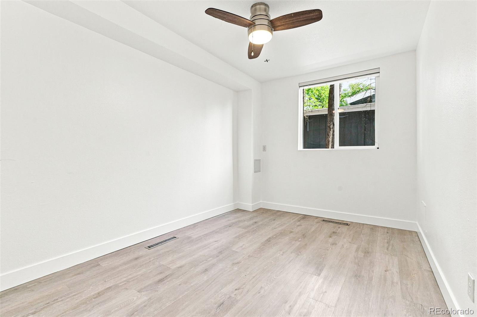 MLS Image #20 for 1426 s kearney street,denver, Colorado