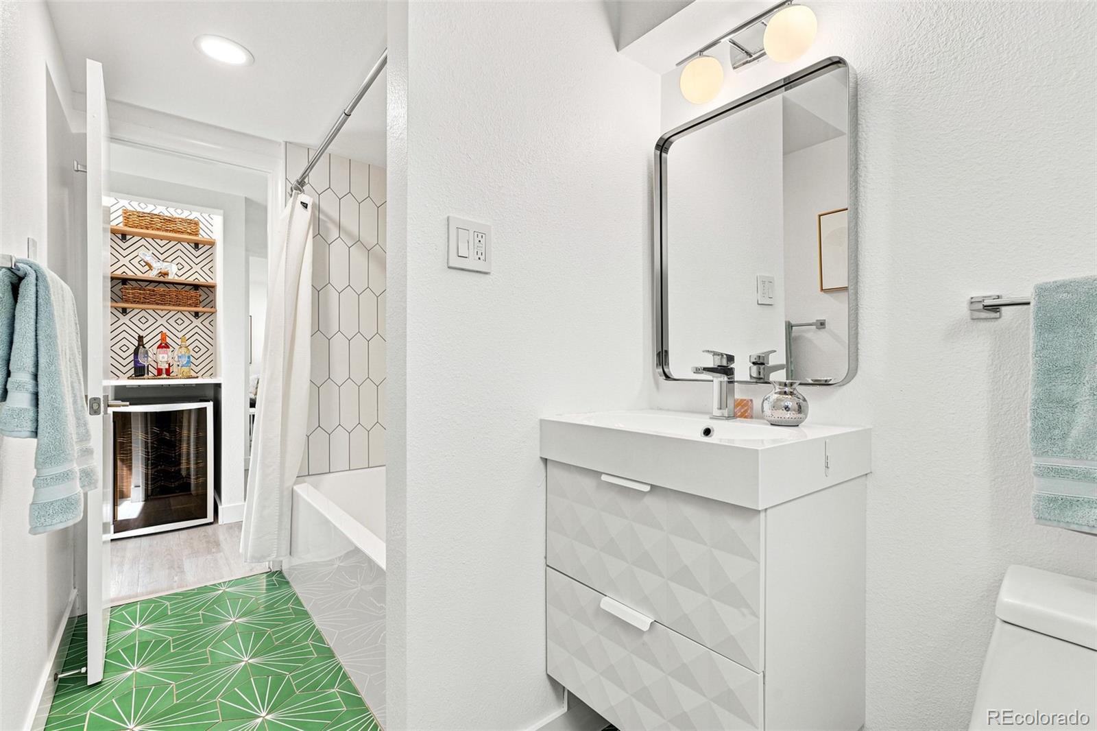 MLS Image #22 for 1426 s kearney street,denver, Colorado