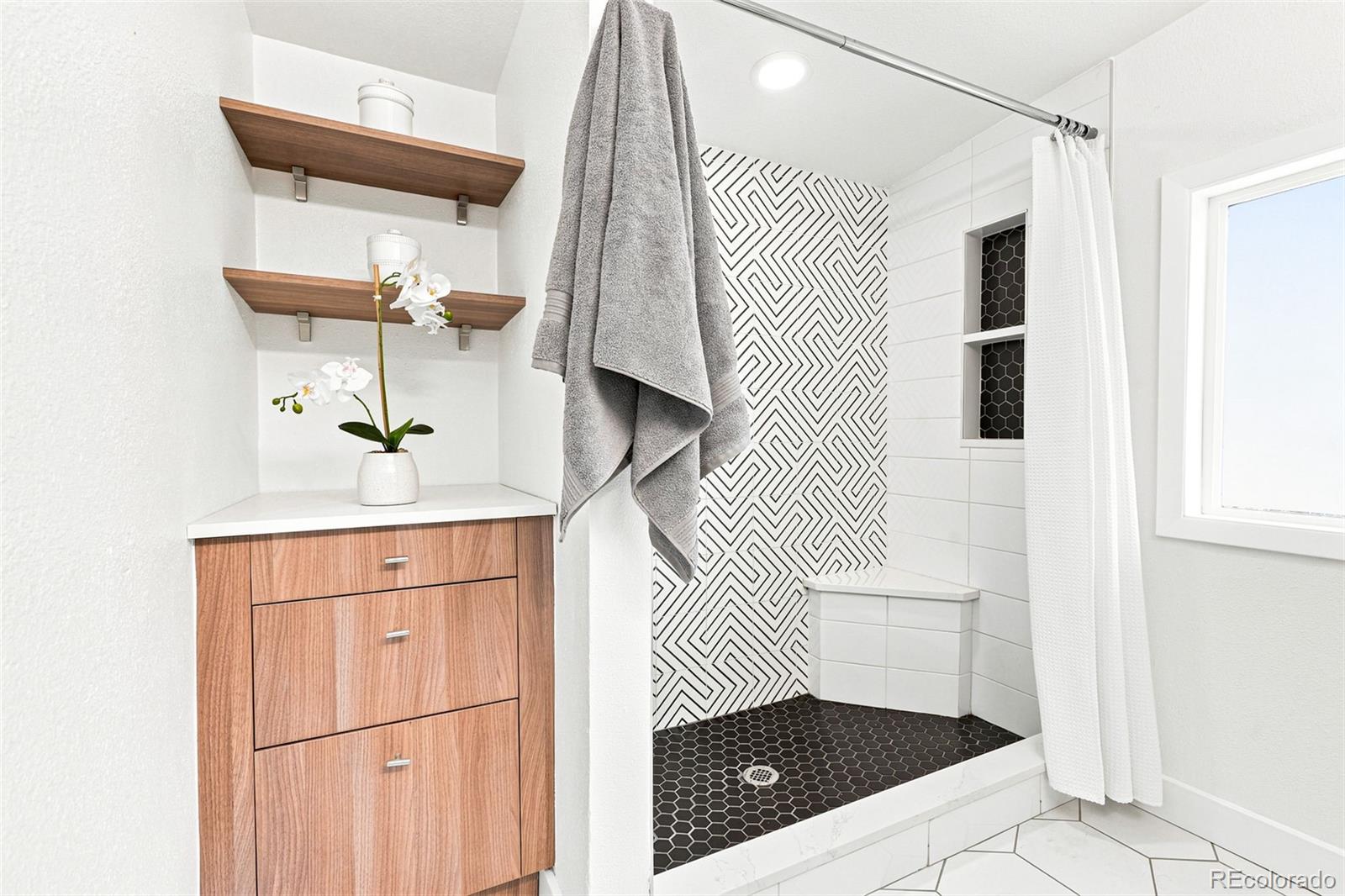 MLS Image #28 for 1426 s kearney street,denver, Colorado