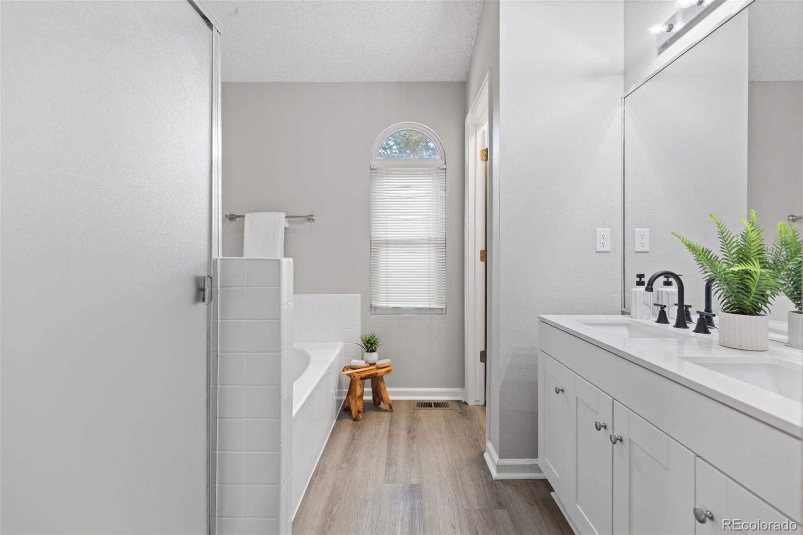 MLS Image #18 for 20922 e 43rd avenue,denver, Colorado