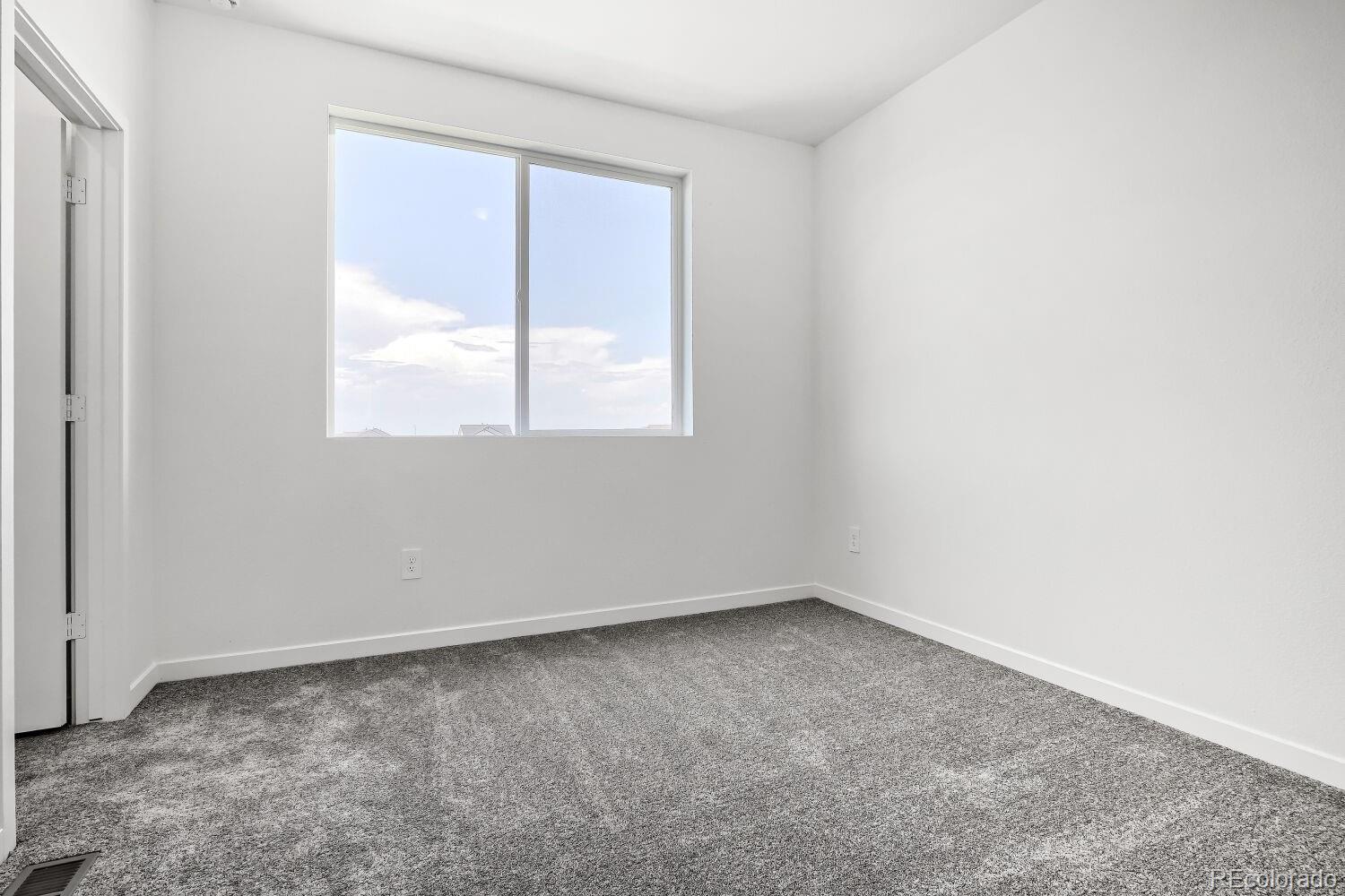 MLS Image #9 for 402 n bersshine court,watkins, Colorado
