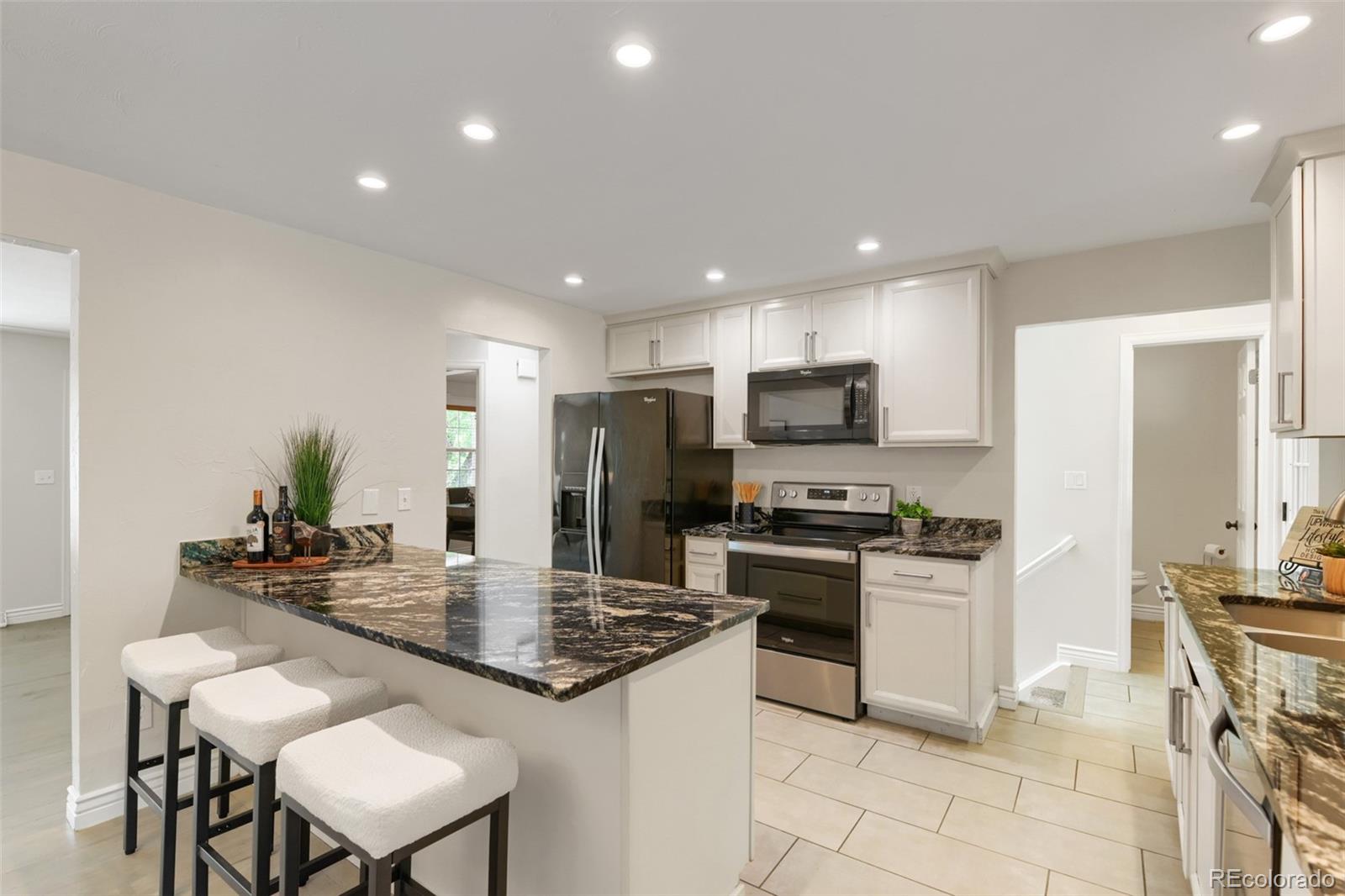 MLS Image #10 for 6859 s foresthill street,littleton, Colorado
