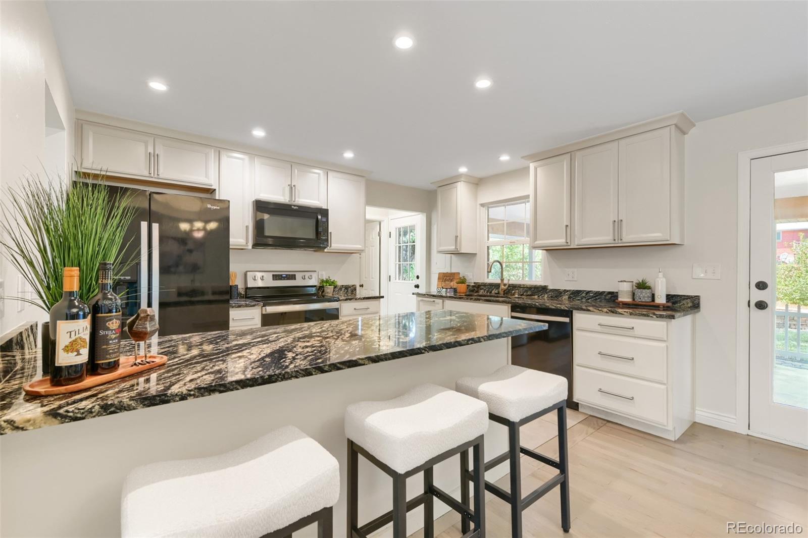 MLS Image #9 for 6859 s foresthill street,littleton, Colorado