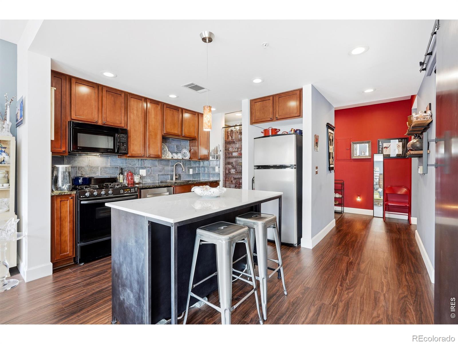 MLS Image #10 for 1630 n clarkson street,denver, Colorado