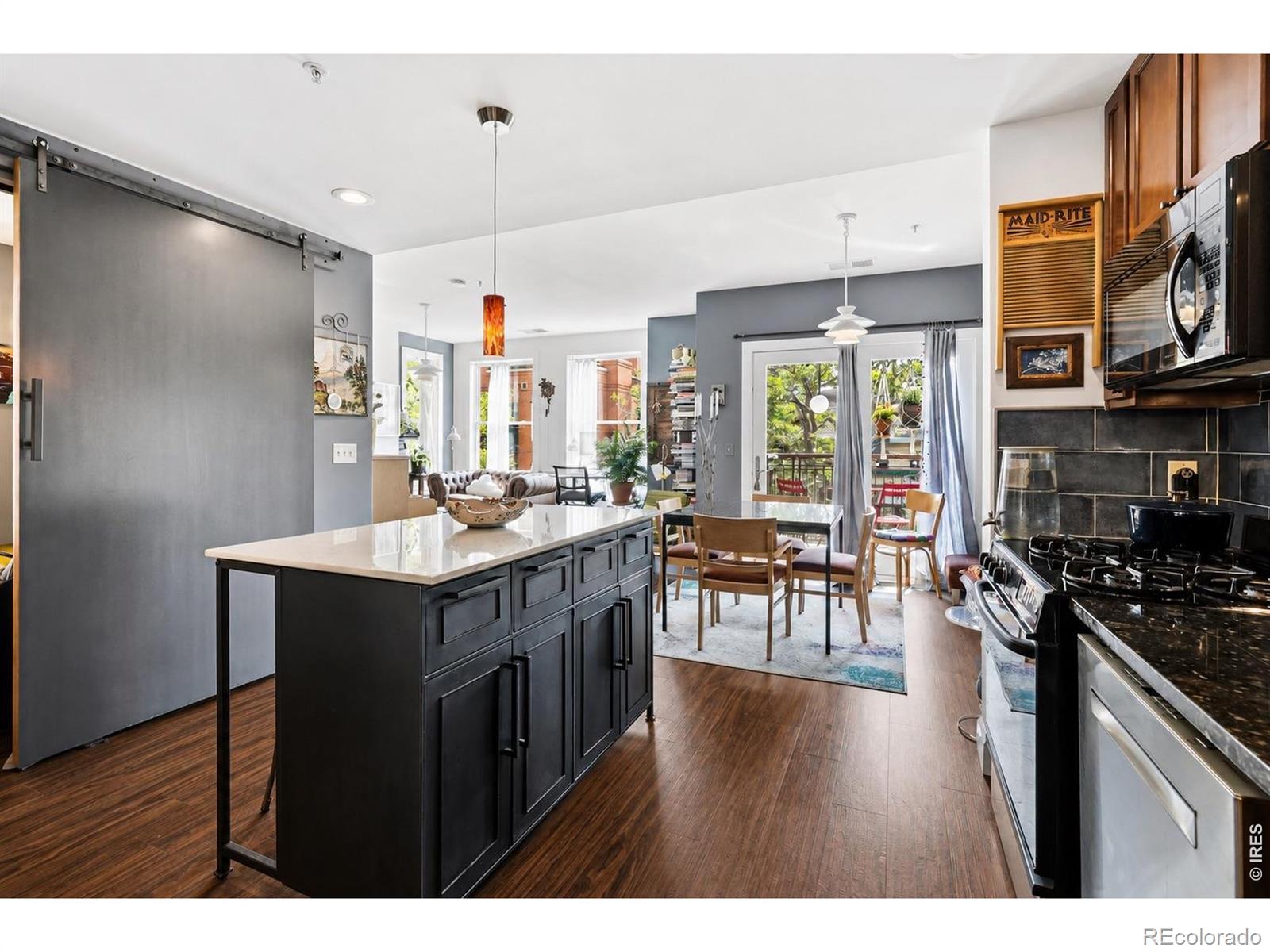 MLS Image #13 for 1630 n clarkson street,denver, Colorado