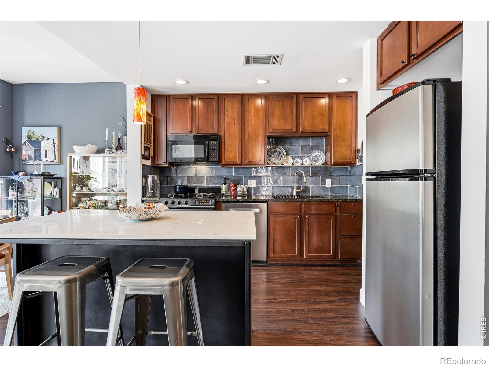 MLS Image #8 for 1630 n clarkson street,denver, Colorado