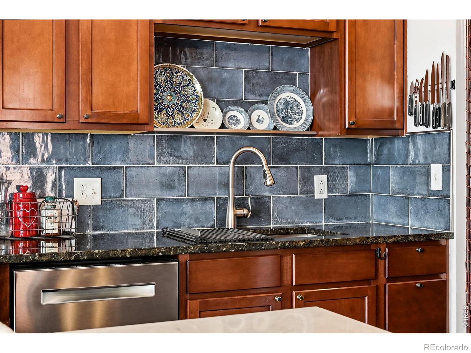 MLS Image #9 for 1630 n clarkson street,denver, Colorado