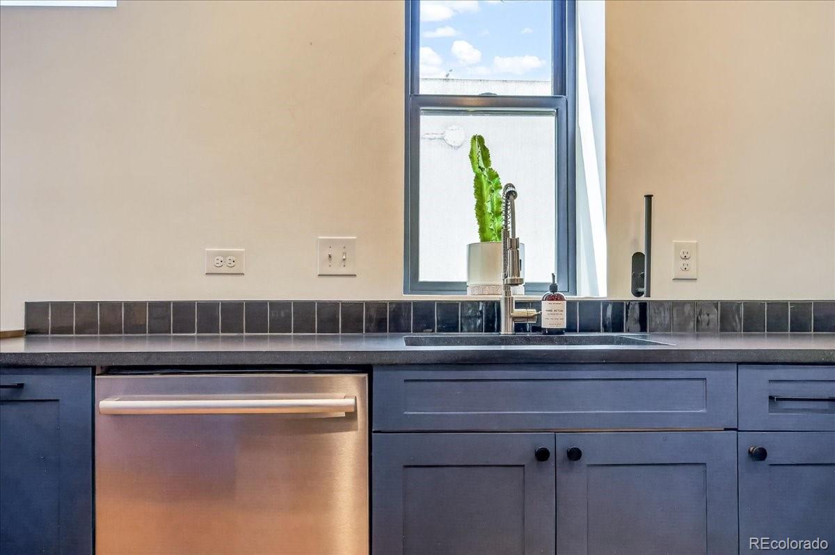 MLS Image #7 for 3317  navajo street,denver, Colorado