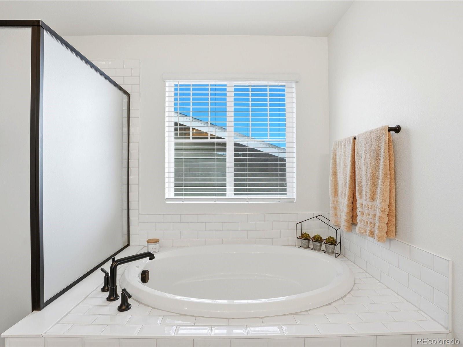 MLS Image #33 for 24601 e 37th avenue,aurora, Colorado
