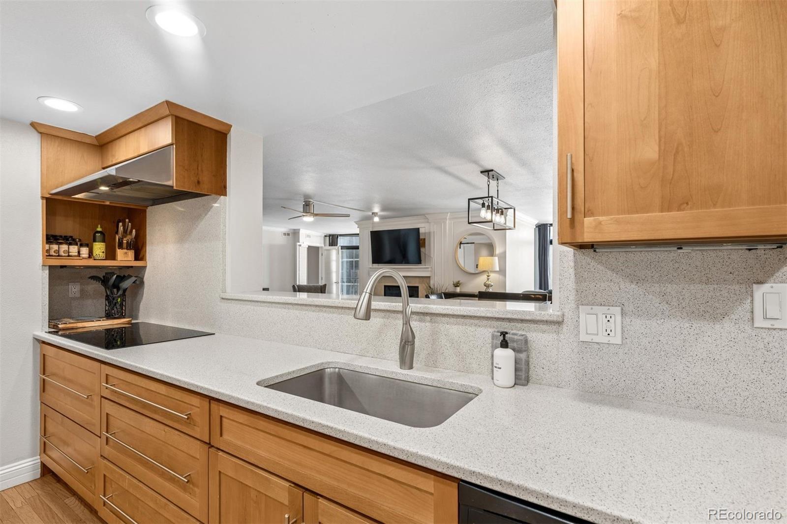 MLS Image #10 for 1777  larimer street,denver, Colorado