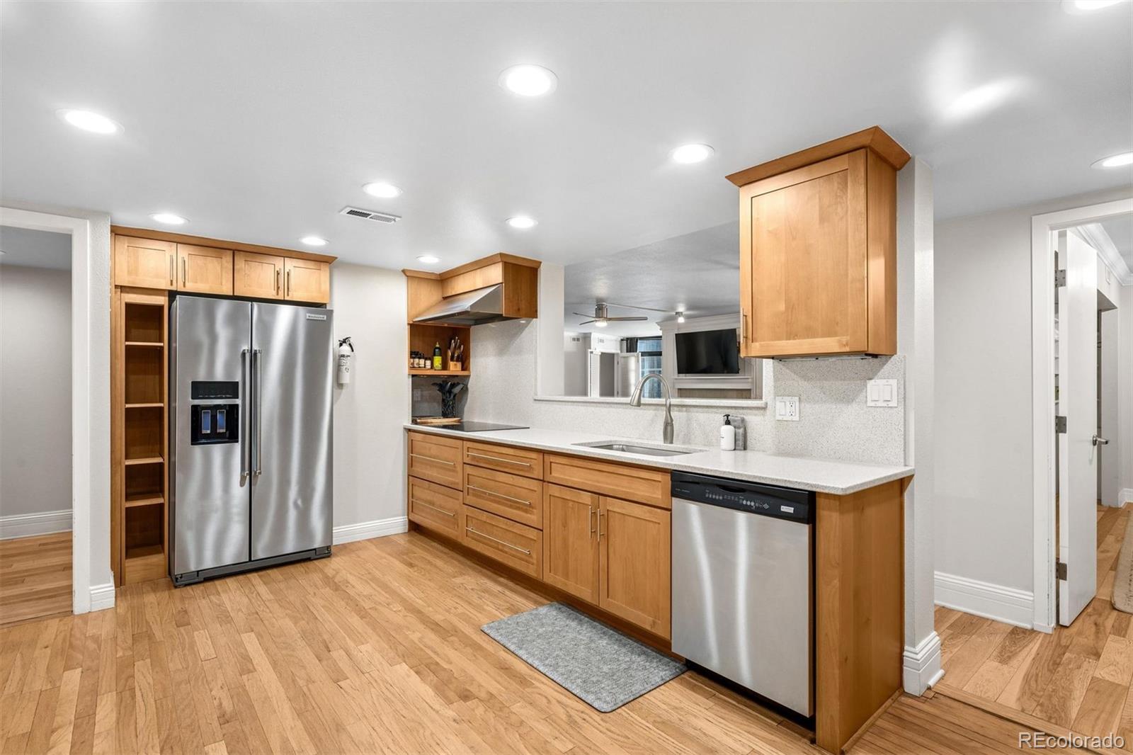 MLS Image #9 for 1777  larimer street,denver, Colorado