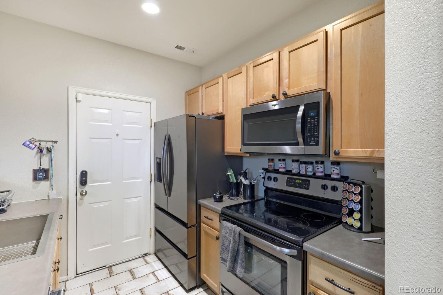 MLS Image #8 for 6703 s winnipeg circle,aurora, Colorado