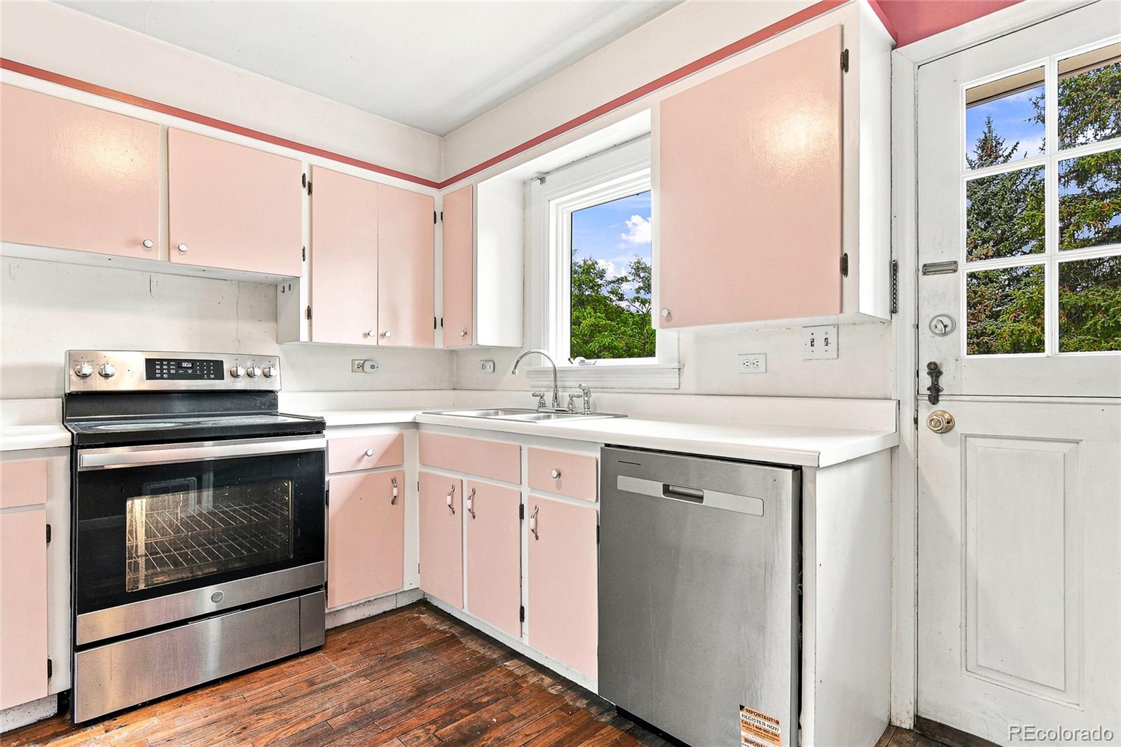 MLS Image #11 for 26171  center drive,kittredge, Colorado