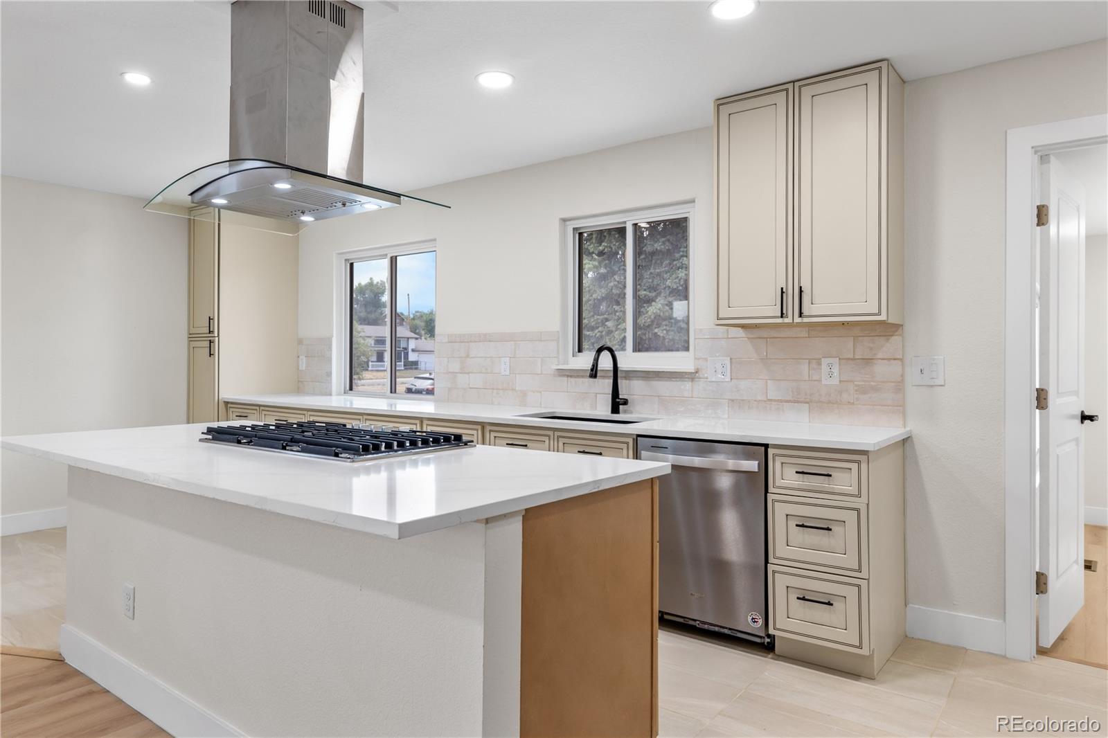 MLS Image #10 for 1269  coronado parkway,denver, Colorado