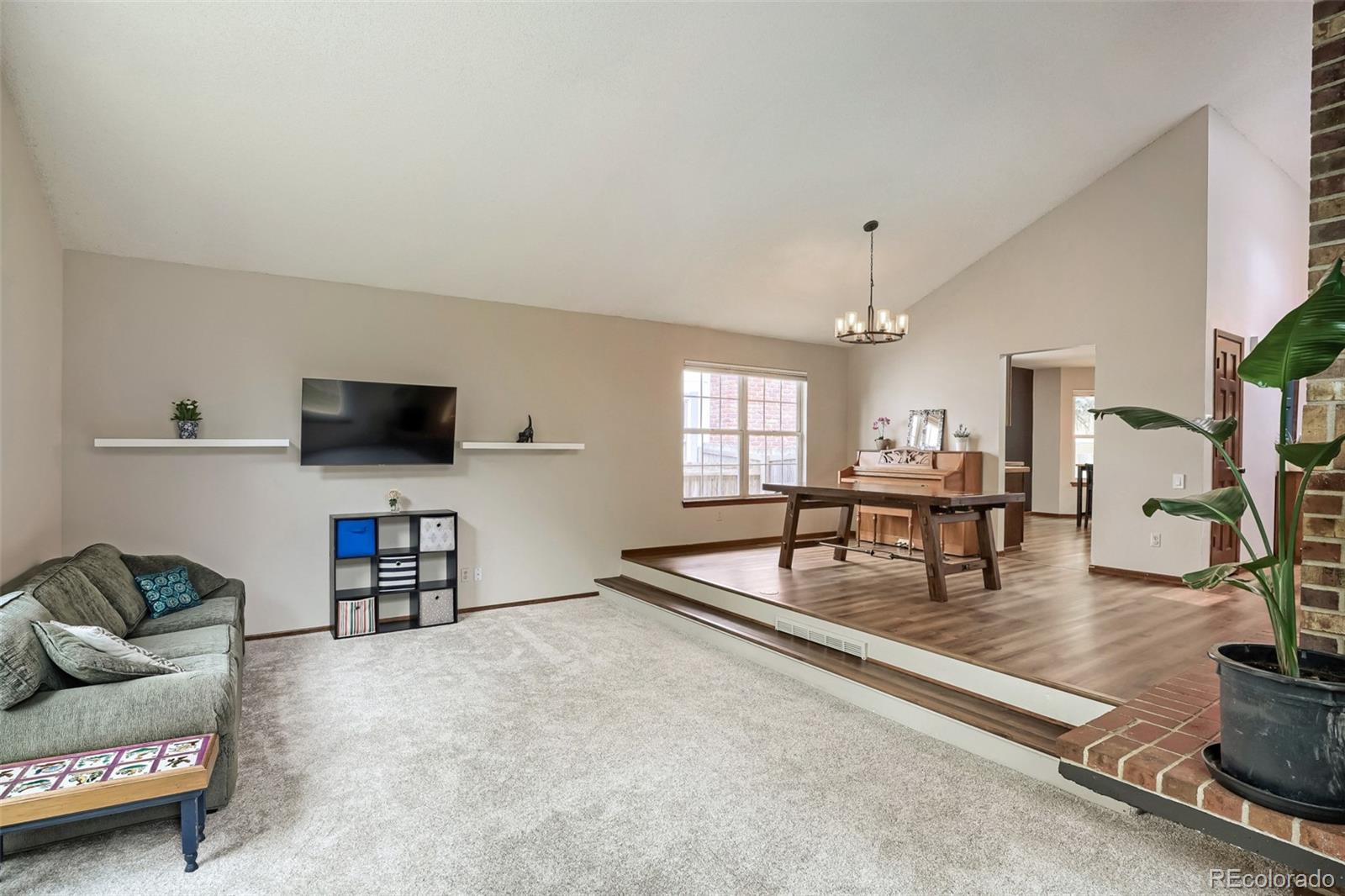 MLS Image #5 for 7706 s curtice circle,littleton, Colorado
