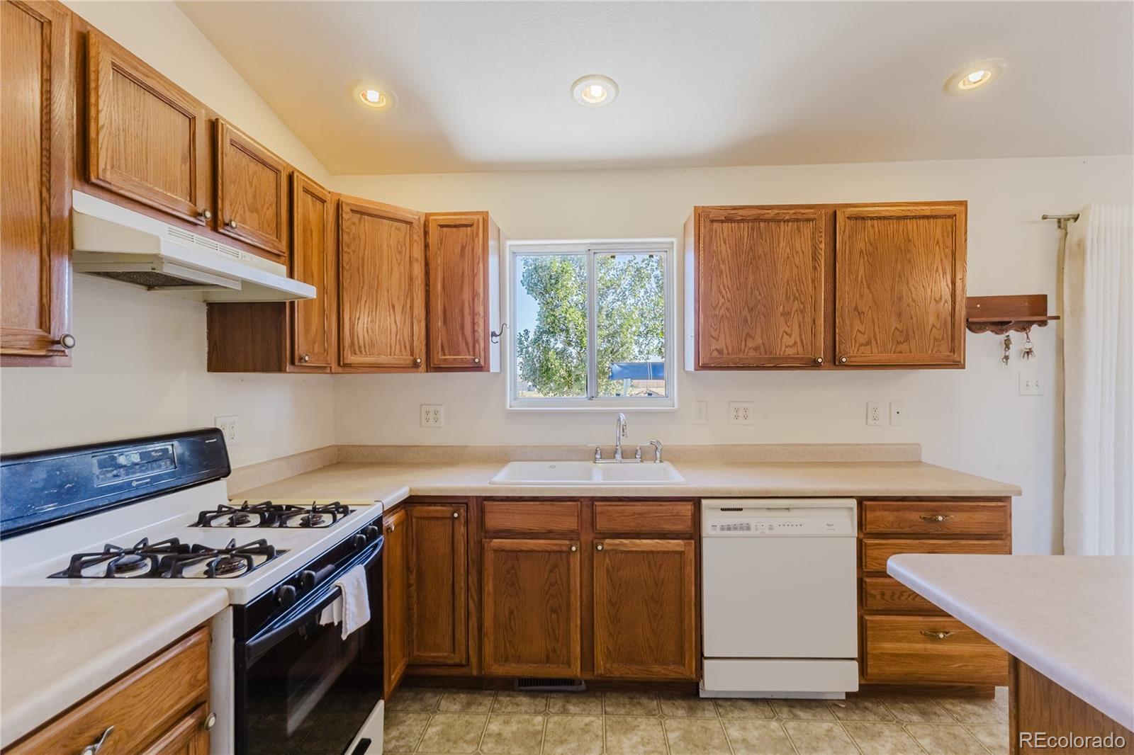 MLS Image #9 for 1148 e dove creek drive,pueblo west, Colorado