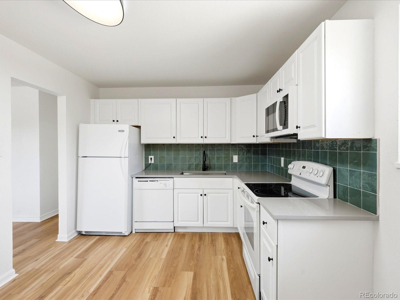 MLS Image #10 for 12265 e 55th avenue,denver, Colorado