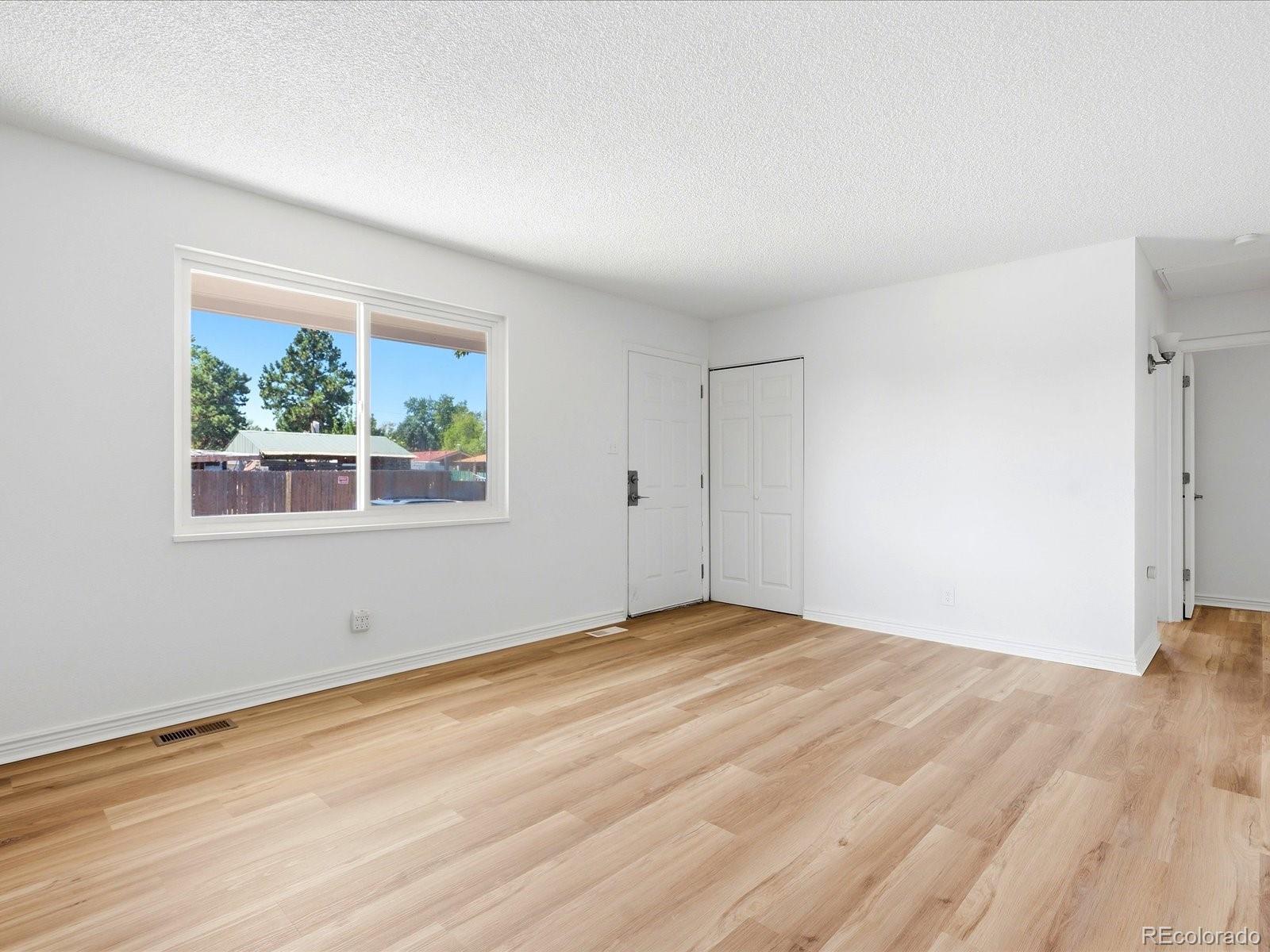 MLS Image #6 for 12265 e 55th avenue,denver, Colorado