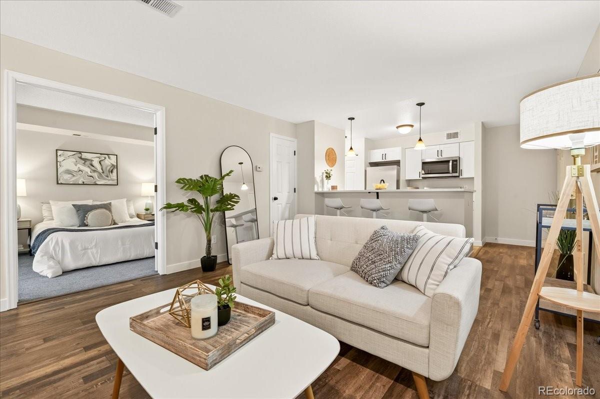 MLS Image #0 for 2575 s syracuse way i06,denver, Colorado