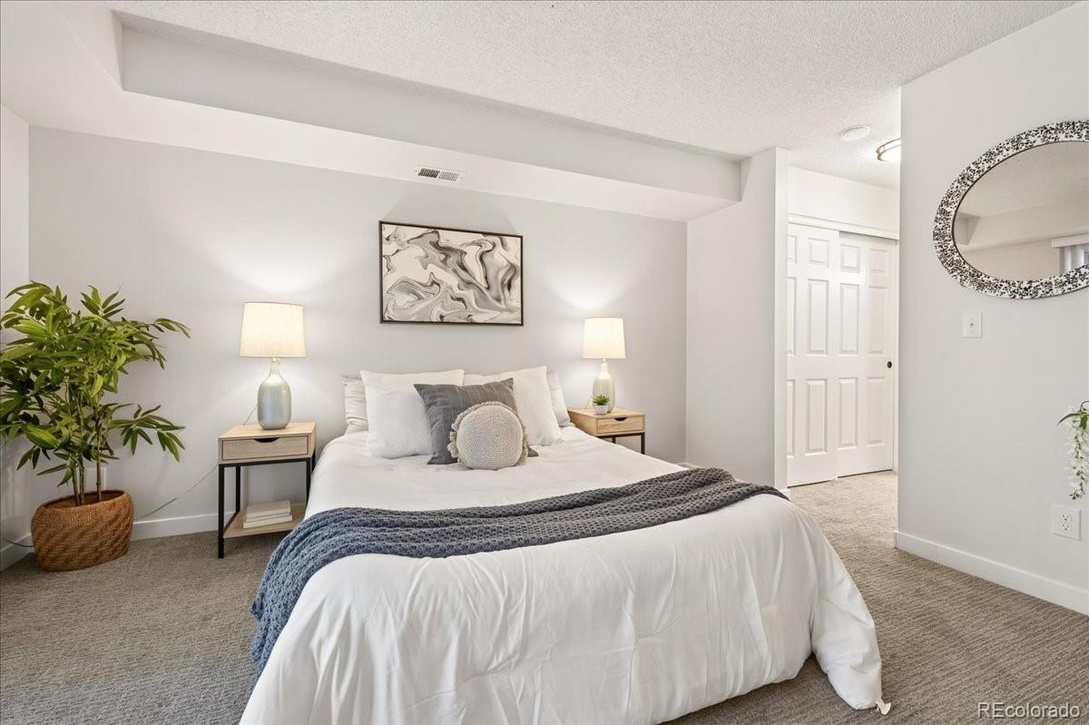 MLS Image #12 for 2575 s syracuse way i06,denver, Colorado