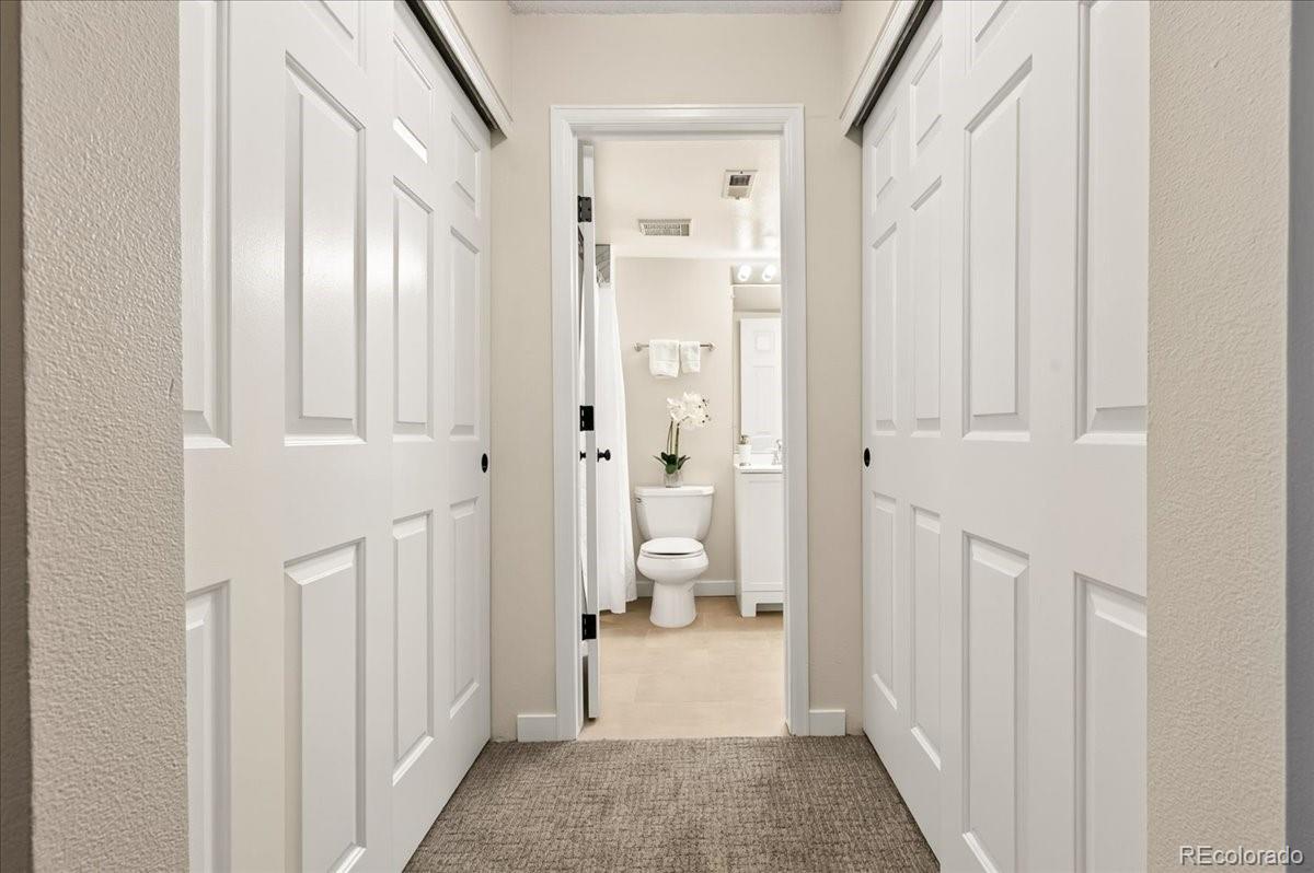 MLS Image #14 for 2575 s syracuse way i06,denver, Colorado
