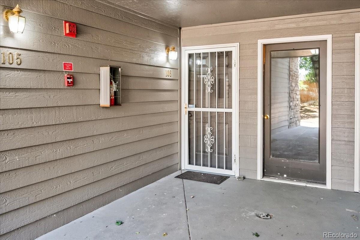 MLS Image #22 for 2575 s syracuse way i06,denver, Colorado
