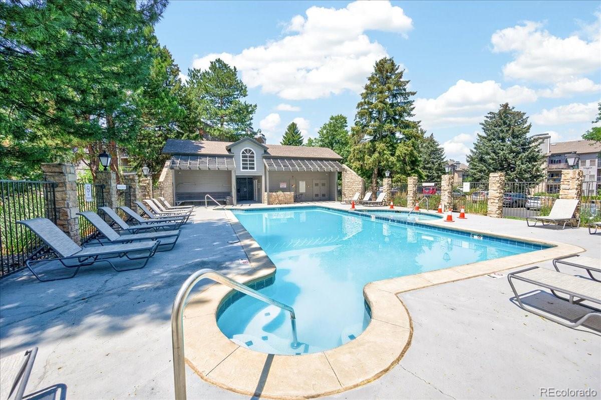 MLS Image #23 for 2575 s syracuse way i06,denver, Colorado