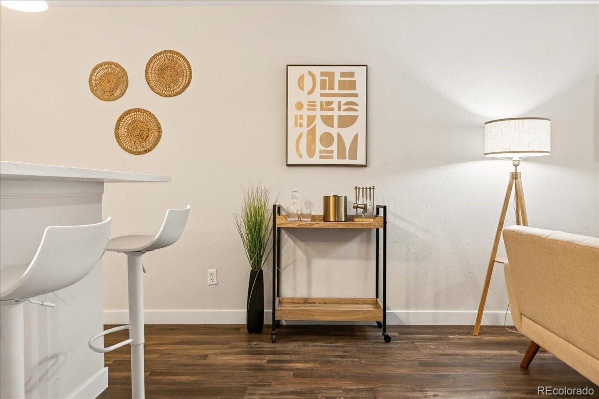 MLS Image #4 for 2575 s syracuse way i06,denver, Colorado