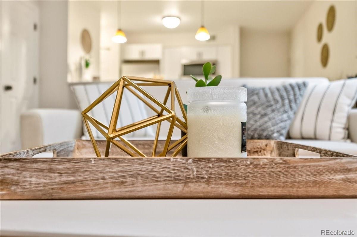 MLS Image #7 for 2575 s syracuse way i06,denver, Colorado