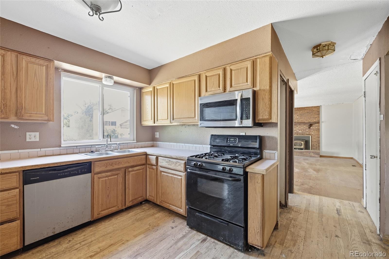 MLS Image #11 for 1404 s vaughn circle,aurora, Colorado