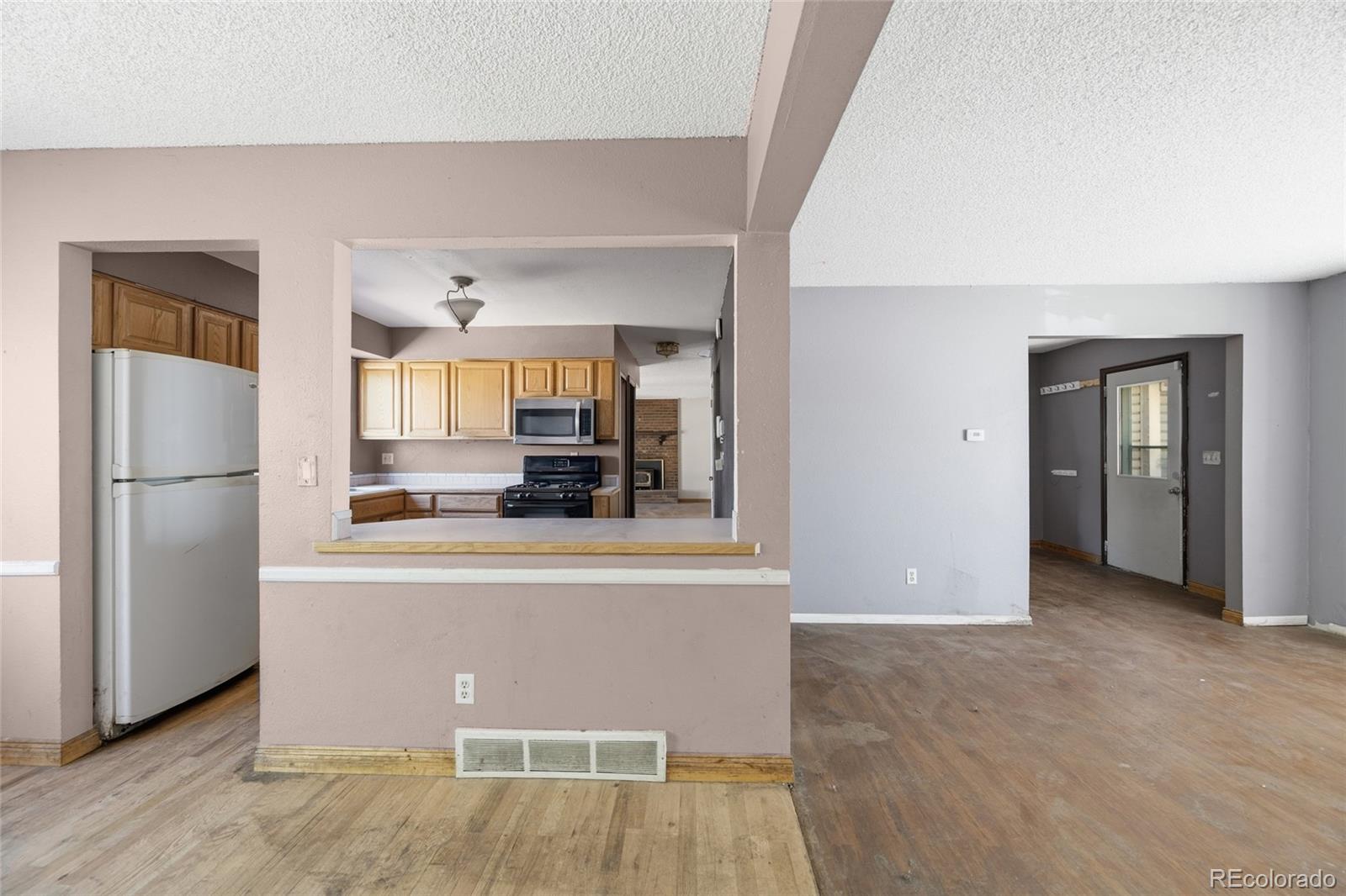 MLS Image #14 for 1404 s vaughn circle,aurora, Colorado