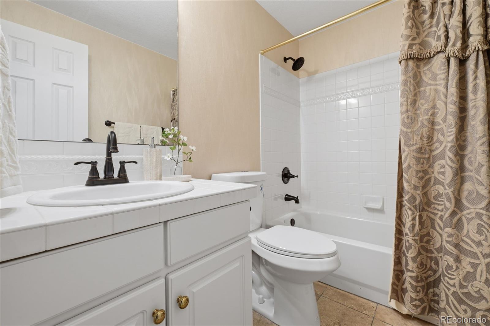 MLS Image #19 for 5498 s helena street,aurora, Colorado