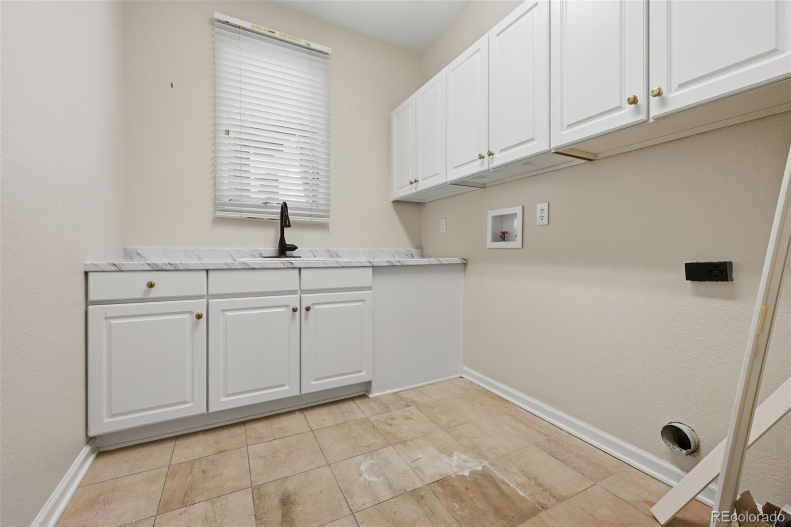 MLS Image #22 for 5498 s helena street,aurora, Colorado