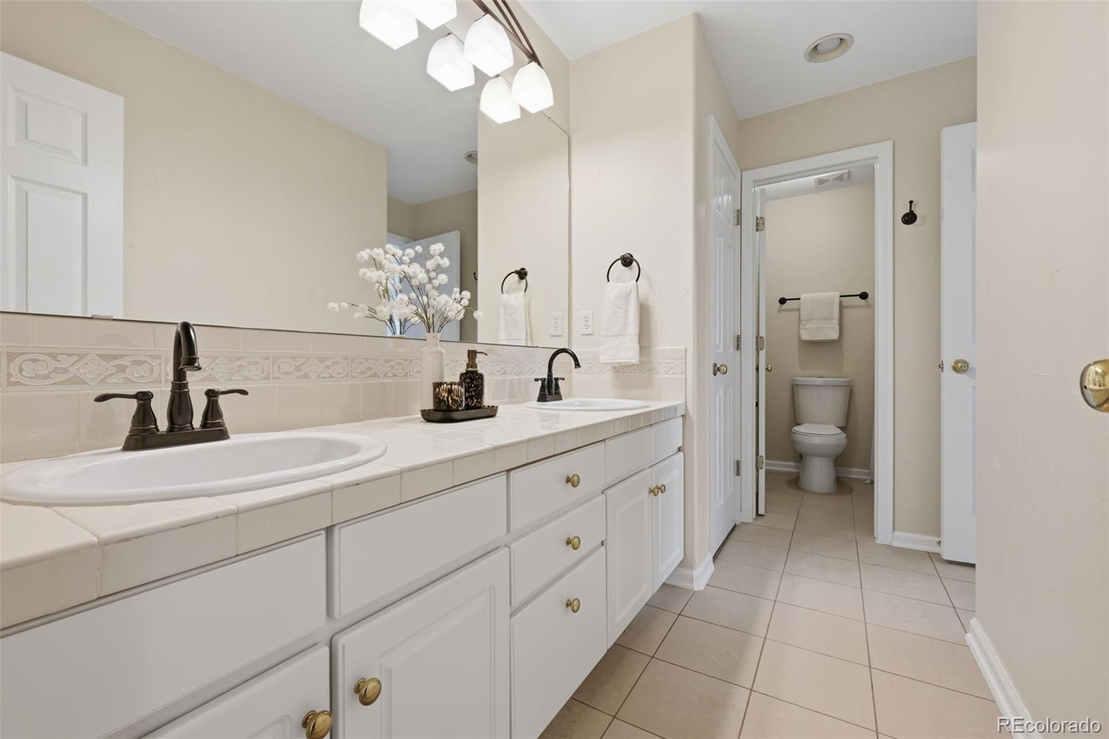 MLS Image #32 for 5498 s helena street,aurora, Colorado