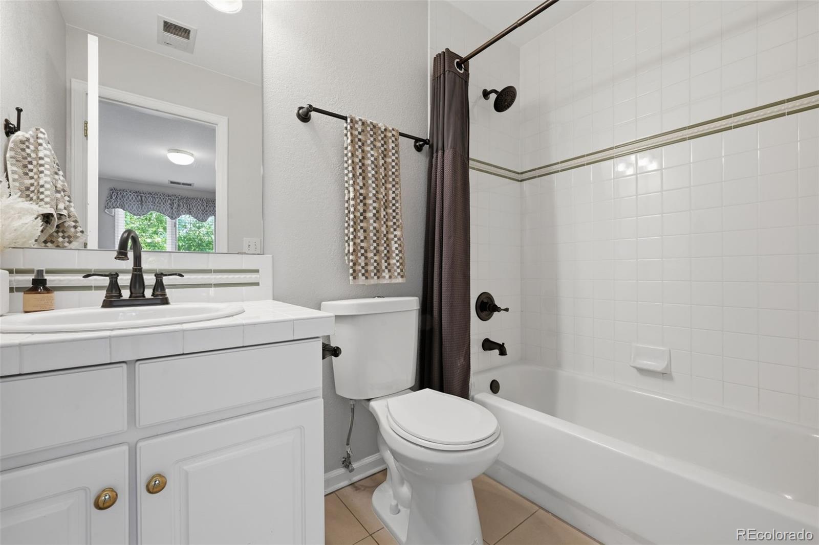 MLS Image #34 for 5498 s helena street,aurora, Colorado