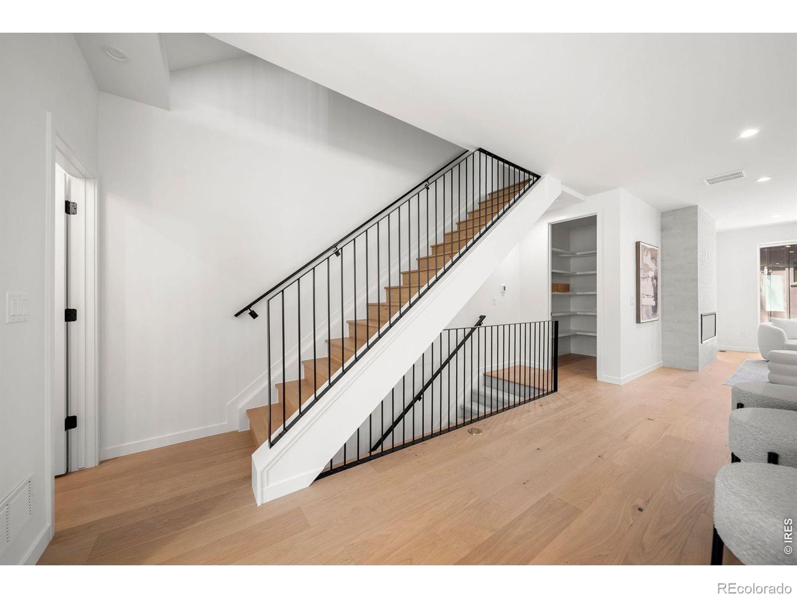 MLS Image #13 for 2357 s bannock street,denver, Colorado