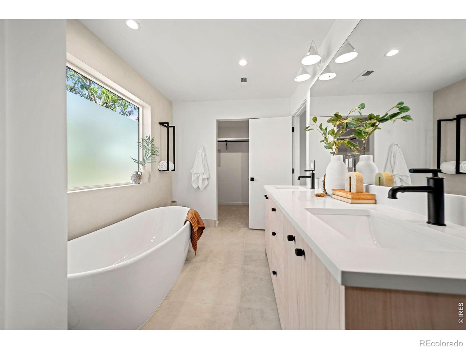 MLS Image #17 for 2357 s bannock street,denver, Colorado