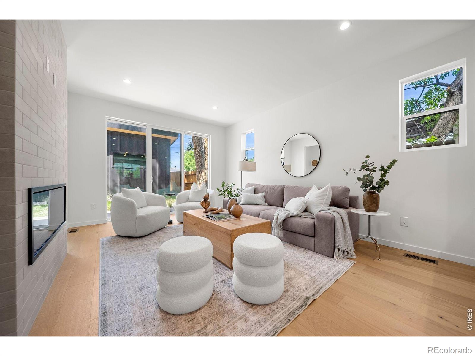 MLS Image #3 for 2357 s bannock street,denver, Colorado