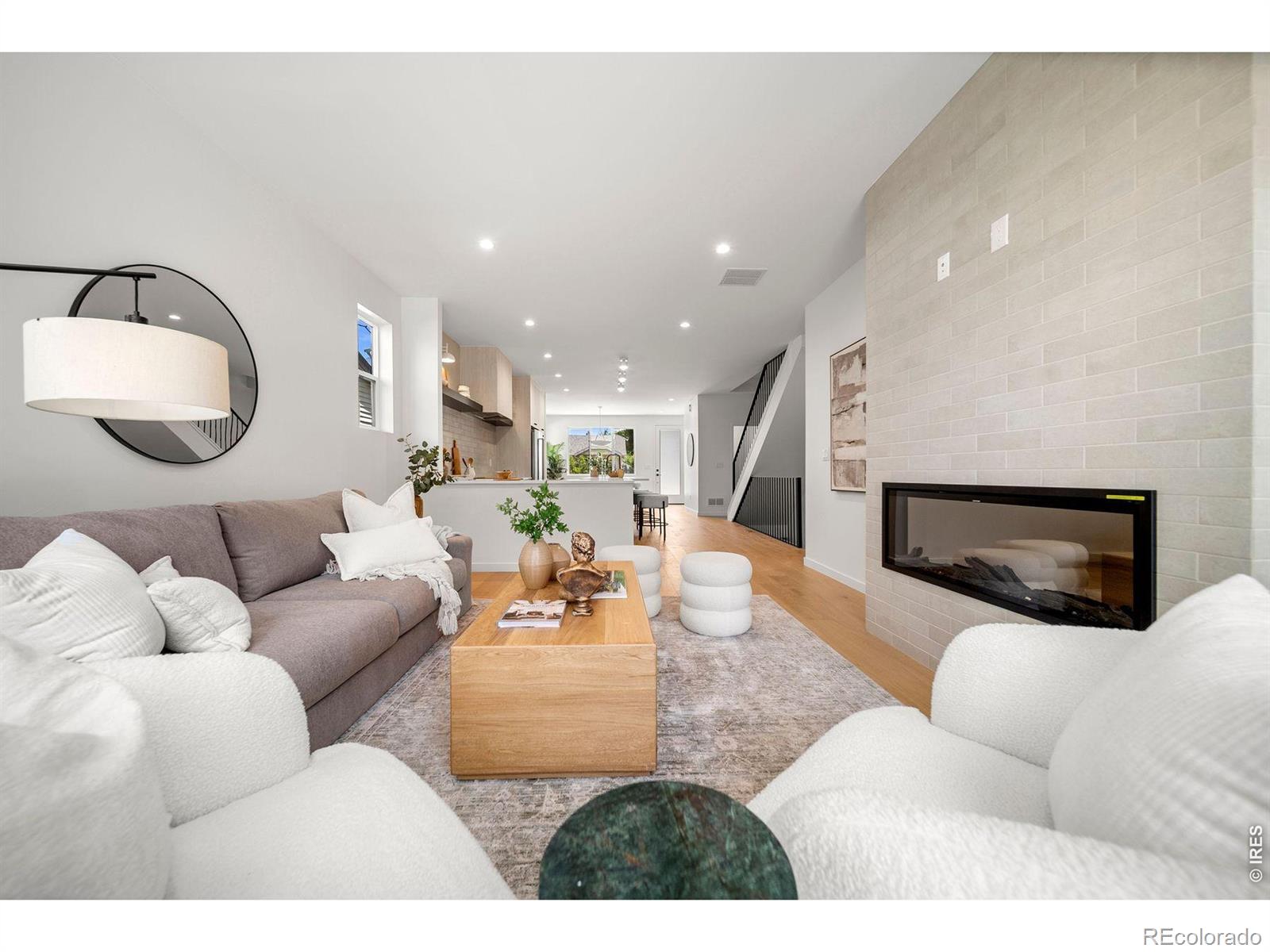 MLS Image #4 for 2357 s bannock street,denver, Colorado
