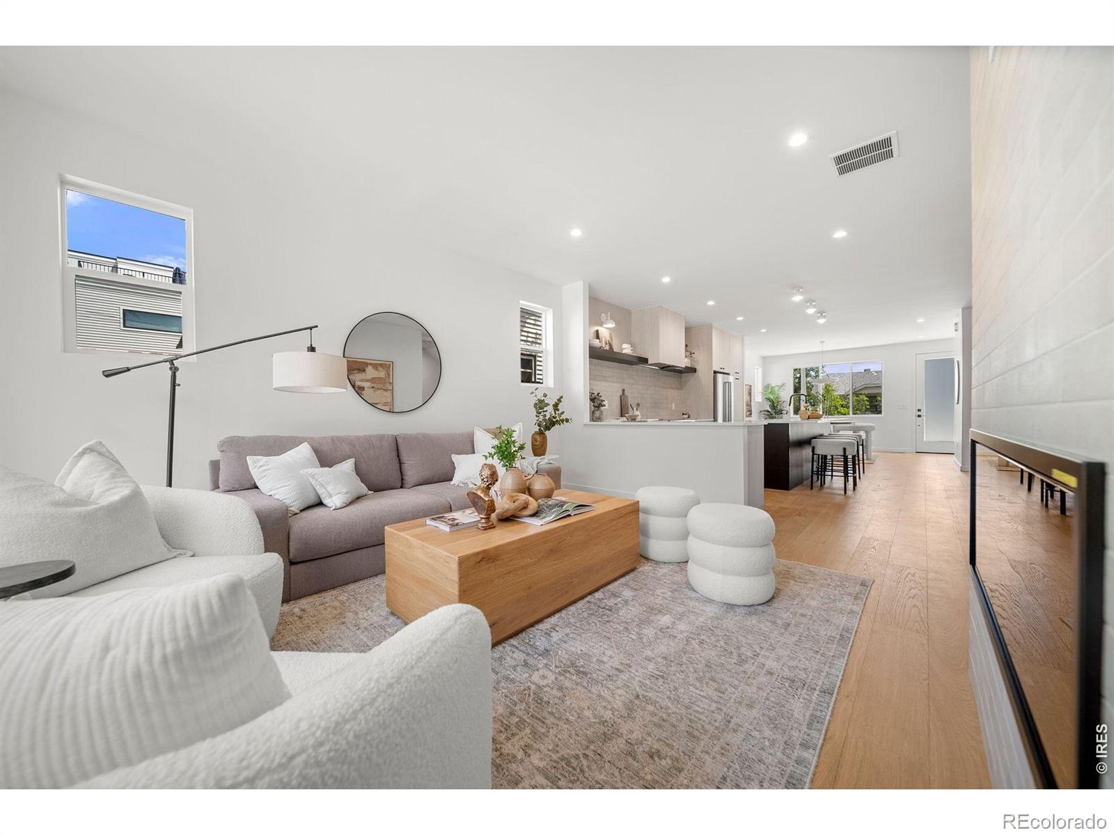 MLS Image #5 for 2357 s bannock street,denver, Colorado