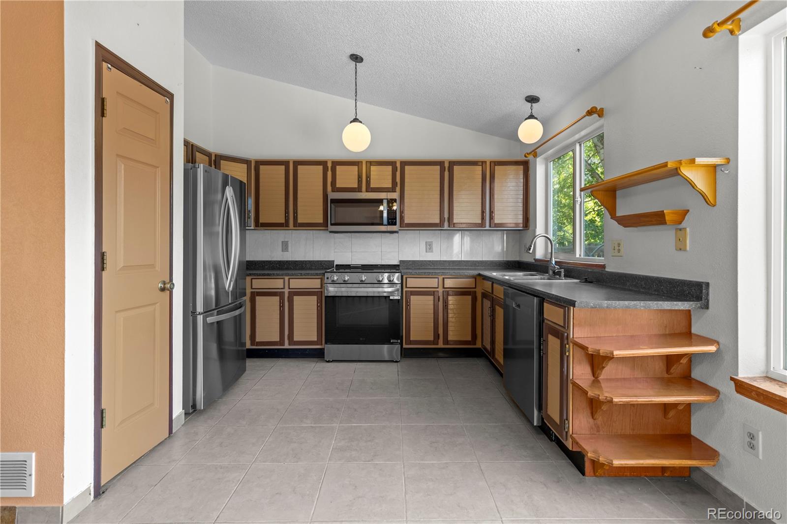 MLS Image #5 for 16114 e iowa avenue,aurora, Colorado